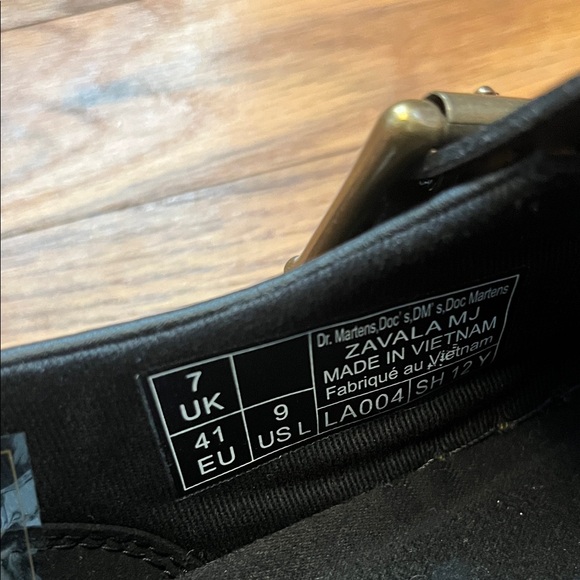 Black Leather Buckle Shoes - Picture 6 of 7